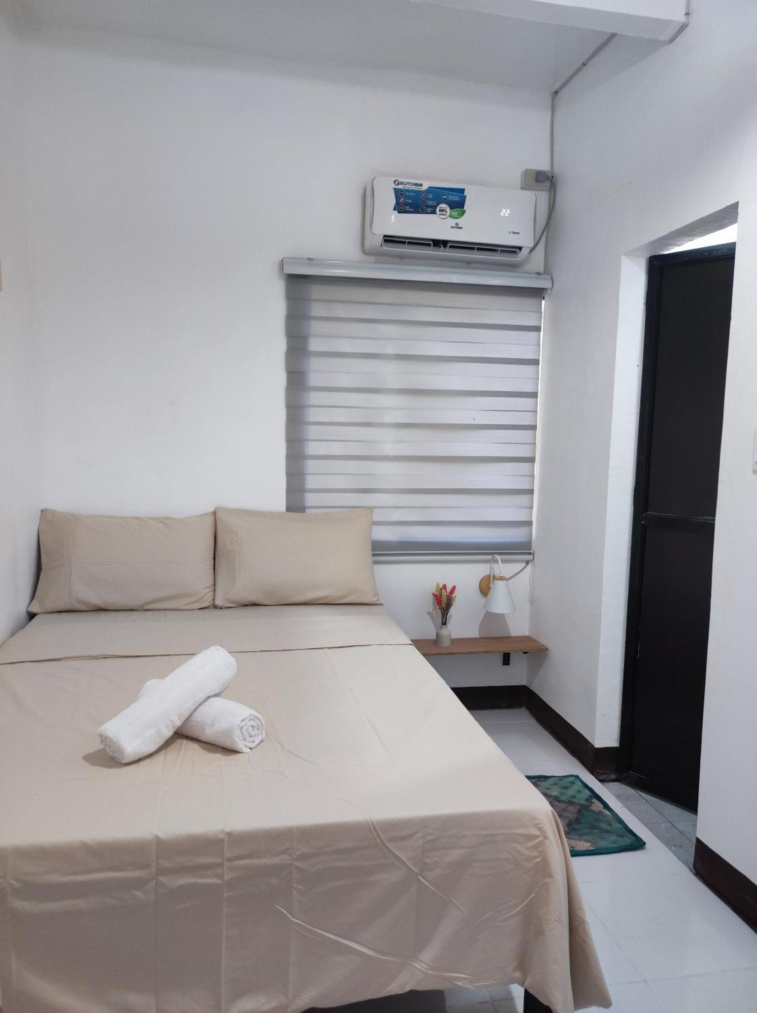 Aloha Hostel Siargao General Luna  Rum bild